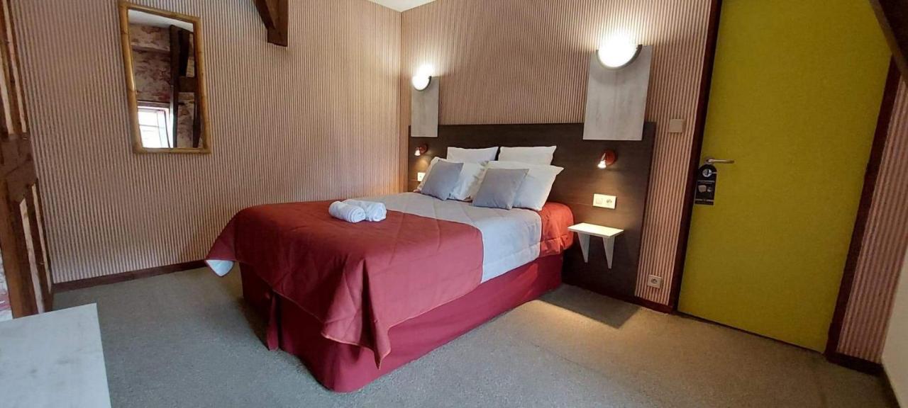 Hotel De La Barbacane Tiffauges Екстер'єр фото