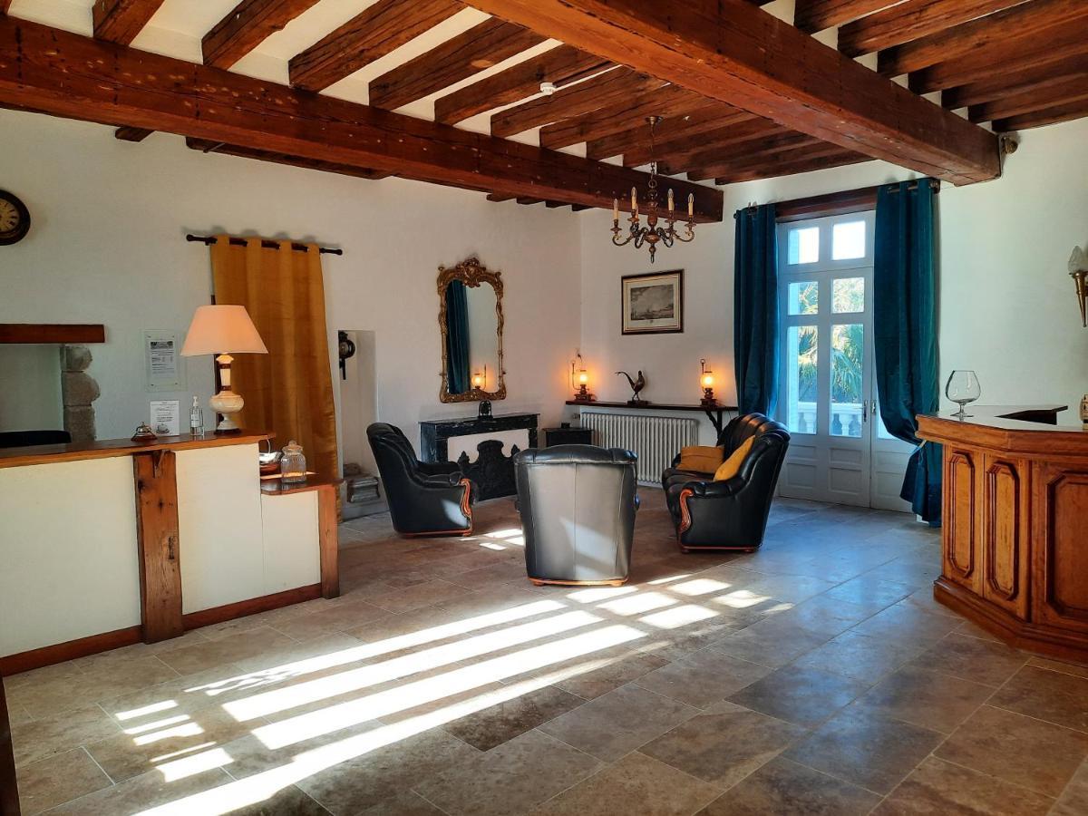 Hotel De La Barbacane Tiffauges Екстер'єр фото
