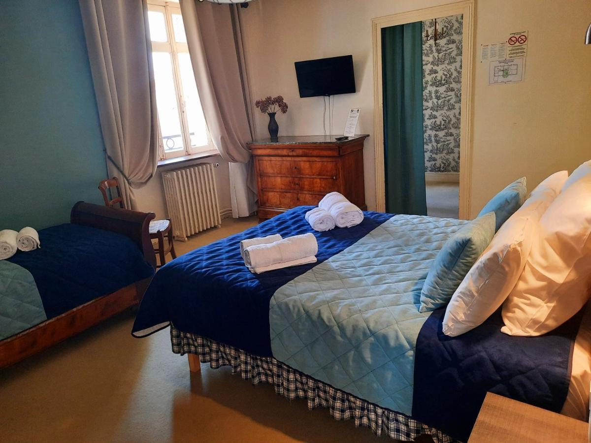 Hotel De La Barbacane Tiffauges Екстер'єр фото