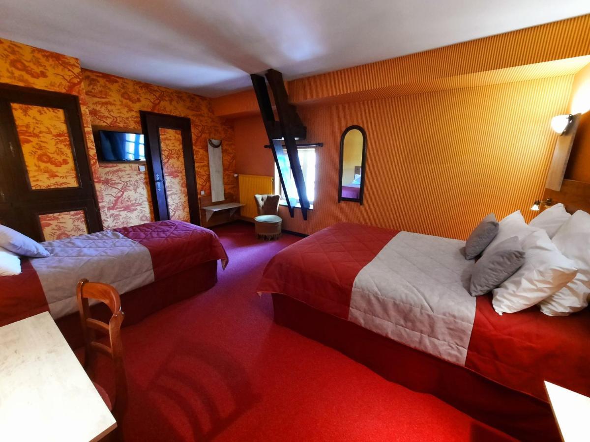 Hotel De La Barbacane Tiffauges Екстер'єр фото